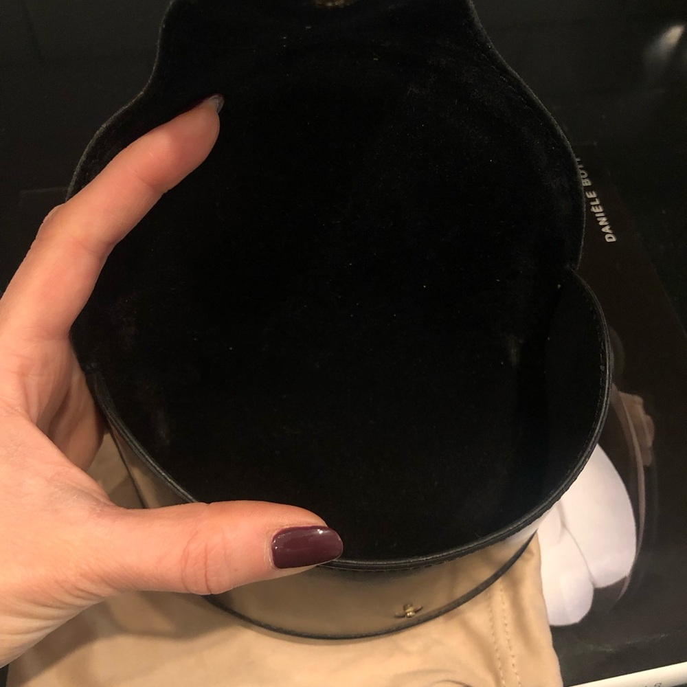 Authentic CHANEL 5086-B Oversized Sunglasses • Black with Crystal CC Logo - Picture 15 of 16